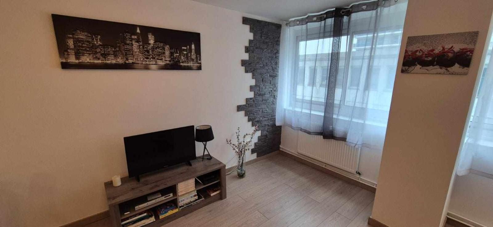 Nouveau !! Appartement Confortable Totalement Renove Avec Parking Gratuit - Hypercentre De Nancy Exterior photo